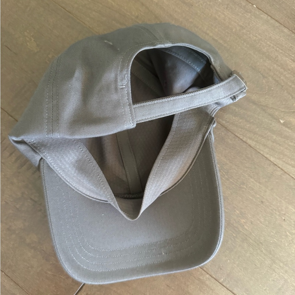 Lululemon Athletica Charcoal Cap - Picture 3 of 5